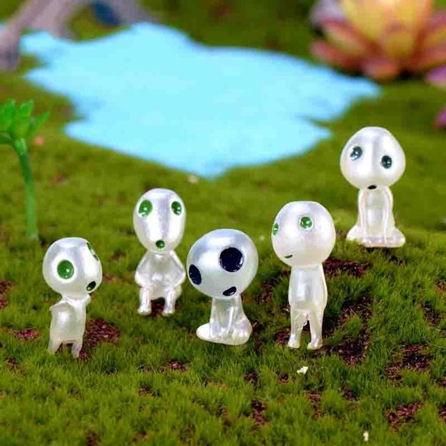 Luminous garden ghost miniature figurines